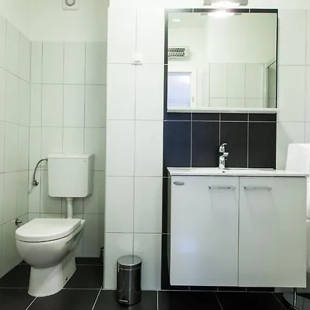 Kalelarga Apartment
